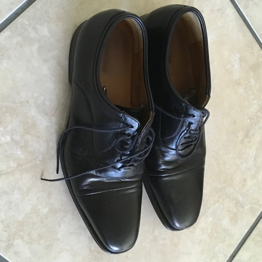 Magnanni Black Leather Derby Dress Shoes